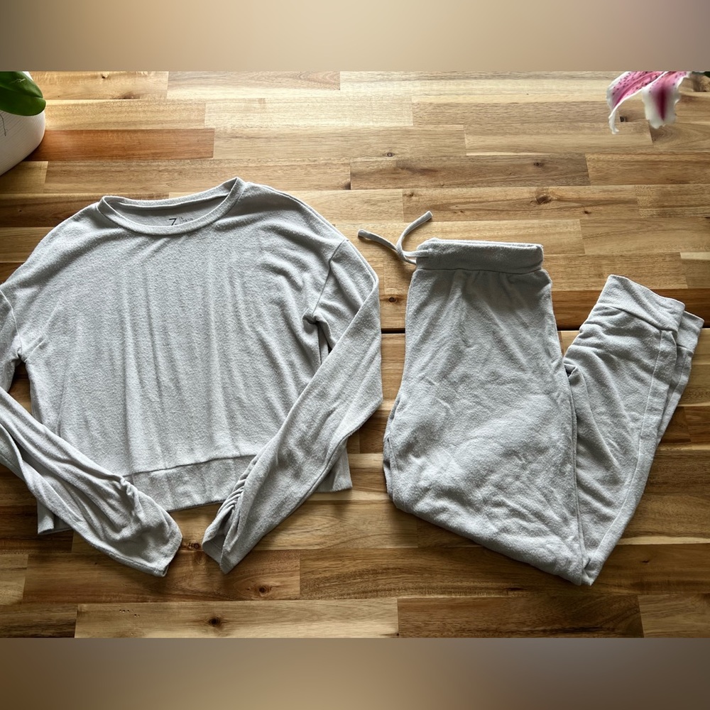 Z by Zella girls’ size 10/12 lightweight‎ two-piece light gray jogger set